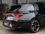 CUPRA Leon Sportstourer 1.4 e-Hybrid 245pk VZ | Trekhaak | Stoel -& stuurwiel verwarmd | Parkeersensor achter | Navigatie | Apple Carplay / Android Auto | Sfeerverlichting |