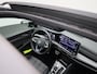 Volkswagen Golf 1.5 eHybrid GTE 272 PK | Panoramdak | 18 Inch Catania Velgen | Head-Up Display | 360 Camera | Trekhaak | Stoelverwarming | Stuurwielverwarming | Black Style | LED Matrix