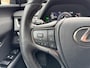 Lexus UX 250h Preference Line | 18 inch, Stoel + Stuurverwarming, Apple CarPlay/Android Auto, Keyless, Privacy Glass