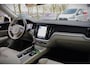 Volvo V60 2.0 T4 Inscription met PANO LED HUD LEDER CARPLAY
