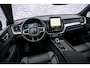 Volvo XC60 2.0 T6 Plug-in hybrid AWD Plus Black Edition | Luchtvering | Premium Pack | Panoramadak | Donker Glas | 360 Camera | Donker Glas |