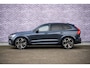Volvo XC60 2.0 T6 Plug-in hybrid AWD Plus Black Edition | Panoramadak | Head-Up Display | Visual Park Assist | 22" | Luchtvering | Getint Glas | Adaptive Cruise |