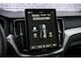 Volvo XC60 2.0 T6 Plug-in hybrid AWD Plus Black Edition | Panoramadak | Head-Up Display | Visual Park Assist | 22" | Luchtvering | Getint Glas | Adaptive Cruise |