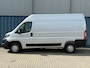 Peugeot Boxer 330 2.2 BlueHDi 120 L2H2 Premium | Achteruitrijcamera | All-season banden | Bestuurdersstoel in hoogte verstelbaar
