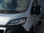 Peugeot Boxer 330 2.2 BlueHDi 120 L2H2 Premium | Achteruitrijcamera | All-season banden | Bestuurdersstoel in hoogte verstelbaar