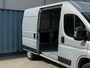 Peugeot Boxer 330 2.2 BlueHDi 120 L2H2 Premium | Achteruitrijcamera | All-season banden | Bestuurdersstoel in hoogte verstelbaar