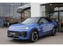 Volkswagen T-Roc 1.5 eTsi R-Line First Edition 150PK / 110kW DSG, DE NIEUWE T-ROC, LED Matrix IQ.Light, rondomzicht camera, 3-zone Climatronic, dodehoekdetectie (Side Assist), Apple Carplay & Android Auto, autonome parkeerfunctie, elektrisch bedienbare achterklep met sensorsturing, adaptive cruise control met Stop&Go (ACC), achteruitrijcamera, head-up display, volledig digitaal instrumentenpaneel (Digital Cockpit Pro), verwarmbare voorstoelen, grootlichtassistent, 20'' LMV 'Calgary'