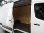 Mercedes-Benz Sprinter 317 CDI | Aut. | L3 H2 | Pro | Navigatie | Trekhaak | Zijwindassistent | Bijrijdersbank | Houten Laadvloer en zijwanbetimmering | Achteruitrijcamera | Certified |