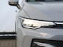 Volkswagen Golf Style Edition 1.5 eHybrid 204 PK | 18" inch velgen | Trekhaak | Led matrix | Ergo Active stoel |