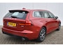 Volvo V60 2.0 B3 Business Pro | Trekhaak | 4x Nieuwe All Seasons | Fusion Red / Blond Leather | Intellisafe! | Stoel/Stuurverw. | Dealer Onderhouden!