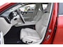 Volvo V60 2.0 B3 Business Pro | Trekhaak | 4x Nieuwe All Seasons | Fusion Red / Blond Leather | Intellisafe! | Stoel/Stuurverw. | Dealer Onderhouden!