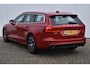 Volvo V60 2.0 B3 Business Pro | Trekhaak | 4x Nieuwe All Seasons | Fusion Red / Blond Leather | Intellisafe! | Stoel/Stuurverw. | Dealer Onderhouden!