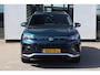 Volkswagen Tiguan 1.5 eHybrid R-Line Edition 204PK/150KW, LED Matrix IQ.Light, rondomzichtcamera (area view), Apple Carplay & Android Auto, elektr. bedienbaar panoramadak, voorstoelen verwarm- en ventileerbaar met massagefunctie, achteruitrijcamera, elektr. uitklapbare trekhaak met aanhanger manoeuvreerfunctie (Trailer Assist), full map navigatie, 3-zone Climatronic, head-up display, Keyless Entry & Start, high end audio installatie, elektrisch bedienbare achterklep met sensorsturing, dodehoekdetectie (Side Assist), file assistent, dynamische grootlichtassistent, autonome parkeerfunctie (Park Assist), volledig digitaal instrumentenpaneel (Digital Cockpit Pro), 20'' LMV 'York'