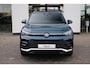 Volkswagen Tiguan 1.5 eHybrid R-Line Edition 272PK / 200kW LED Matrix IQ.Light, rondomzichtcamera, Apple Carplay & Android Auto, elektr. bedienbaar panoramadak, voorstoelen verwarm- en ventileerbaar met massagefunctie, achteruitrijcamera, elektr. uitklapbare trekhaak met aanhanger manoeuvreerfunctie (Trailer Assist), full map navigatie, 3-zone Climatronic, head-up display, Keyless Entry & Start, high end audio installatie, elektrisch bedienbare achterklep met sensorsturing, dodehoekdetectie (Side Assist), file assistent, dynamische grootlichtassistent, autonome parkeerfunctie (Park Assist), volledig digitaal instrumentenpaneel (Digital Cokpit Pro), 20'' LMV 'York'