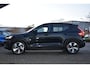 Volvo XC40 Recharge P8 AWD R-Design | Panoramadak | Climate Control | Adaptieve Cruise Control | 360* Camera | Elektrisch Verstelbare Stoelen | Elektrisch Bedienbare Kofferklep | Dodehoeksensoren | 19"LMV | Apple Carplay/Android Auto |