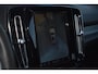 Volvo XC40 Recharge P8 AWD R-Design | Panoramadak | Climate Control | Adaptieve Cruise Control | 360* Camera | Elektrisch Verstelbare Stoelen | Elektrisch Bedienbare Kofferklep | Dodehoeksensoren | 19"LMV | Apple Carplay/Android Auto |