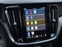 Volvo V60 2.0 B4 Ultimate Dark | Bowers & Wilkins audiosysteem | Adaptieve Cruise | Lederen bekleding | Stoel-/Stuurwielverwarming | Park Assist | Getint Glas