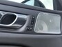 Volvo V60 2.0 B4 Ultimate Dark | Bowers & Wilkins audiosysteem | Adaptieve Cruise | Lederen bekleding | Stoel-/Stuurwielverwarming | Park Assist | Getint Glas