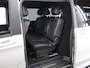 Mercedes-Benz V-klasse 300d 4-MATIC | L2 Lang | AMG | Dubbele Cabine | Distronic Plus | Burmester | Stoelverwarming | Lederen Bekleding | 5-zits | 2500 KG Trekhaak | Parkeercamera | AMG