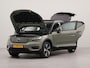 Volvo XC40 Recharge P8 AWD R-Design | Wifi | Elcctr. schuif panorama dak Electr. bedienbare voorstoelen | Apple Carplay | Bluetooth | Stoelverwarming | Achteruitrij camera -parkeerassist achter | Cruise control | Verwarmd stu