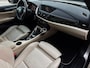 BMW X1 XDrive28i Business 245PK|Navi|Xenon|Automaat|Panoramadak|Sportstoelen|Leder bekleding|Trekhaak|4x4|StoelVW|Clima|PDC|Isofix