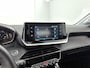 Peugeot e-208 EV Active Pack 50 kWh 136pk | Navigatie | Climate Control | Cruise Control | Armsteun | Led koplampen | DAB+ radio | Parkeersensoren | Keyless start | Apple Carplay / Android Auto | Bluetooth | Elektrisch inklapbare spiegels | Regensensor | Automatisch dimlicht | 16" lichtmetalen velgen |