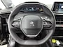 Peugeot e-208 EV Active Pack 50 kWh 136pk | Navigatie | Climate Control | Cruise Control | Armsteun | Led koplampen | DAB+ radio | Parkeersensoren | Keyless start | Apple Carplay / Android Auto | Bluetooth | Elektrisch inklapbare spiegels | Regensensor | Automatisch dimlicht | 16" lichtmetalen velgen |