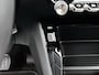 Peugeot e-208 EV Active Pack 50 kWh 136pk | Navigatie | Climate Control | Cruise Control | Armsteun | Led koplampen | DAB+ radio | Parkeersensoren | Keyless start | Apple Carplay / Android Auto | Bluetooth | Elektrisch inklapbare spiegels | Regensensor | Automatisch dimlicht | 16" lichtmetalen velgen |