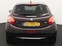 Peugeot 208 120 pk 1.6 VTi XY Bluetooth, Panoramadak, Cruise control, Dimlichten automatisch, elec. climate control, Elek. Stabiliteits Programma, Parkeersensor achter, Regensensor, Stuur multifunctioneel De Peugeot 208 1.6 VTi XY uit 2013 is een compacte hatchback met een sportieve uitstraling en een vlotte benzinemotor. De 1,6 liter motor levert voldoende vermogen voor zowel stadsverkeer als