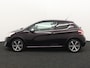Peugeot 208 120 pk 1.6 VTi XY Bluetooth, Panoramadak, Cruise control, Dimlichten automatisch, elec. climate control, Elek. Stabiliteits Programma, Parkeersensor achter, Regensensor, Stuur multifunctioneel De Peugeot 208 1.6 VTi XY uit 2013 is een compacte hatchback met een sportieve uitstraling en een vlotte benzinemotor. De 1,6 liter motor levert voldoende vermogen voor zowel stadsverkeer als