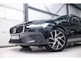 Volvo V60 2.0 T4 Momentum Pro | Trekhaak | 1e eig | Dealer onderhouden | Camera |