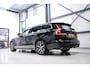 Volvo V60 2.0 T4 Momentum Pro | Trekhaak | 1e eig | Dealer onderhouden | Camera |