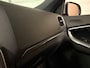 Volvo V40 2.0 T4 Business Sport Stoelverwarming | Parkeercamera | Cruise Control | Climate Control L+R | Parkeersensoren achter | 17 Inch | Alcantara/Lederen R-Design bekleding met witte bies en stiksel | Bluetooth telefoon en audio streaming | Navigatie | Adaptief TFT instrumentenpaneel met 3 instellingen | Regensensor | Automatisch dimmende binnenspiegel met frameless design | Elektrisch inklapbare buitenspiegels | Uitschuifbare midden armsteun | Netjes onderhouden! | Osmium Grey Metallic |