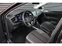 Volkswagen Polo 1.0 TSI 110PK DSG R-LINE / FULL BLACK / VERLAGINGSVEREN / APPLE CARPLAY / LED KOPLAMPEN / DIGITAL DASCH / MAXTON