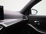 BMW 3-Serie 320e | Afneembare Trekhaak | M-Sportpakket | LCI | Live Cockpit Plus | PDC Voor + Achter | Full-Map Navigatie | Climate Control | Cruise Control | Licht- & Regensensor | Apple Carplay & Android Auto