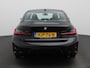 BMW 3-Serie 320e | Afneembare Trekhaak | M-Sportpakket | LCI | Live Cockpit Plus | PDC Voor + Achter | Full-Map Navigatie | Climate Control | Cruise Control | Licht- & Regensensor | Apple Carplay & Android Auto