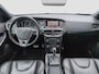 Volvo V40 2.0 T4 190 pk R-Design | Panoramadak | Trekhaak | Stoelverwarming | Navigatie