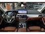 BMW 5-Serie Touring 530e | Trekhaak | ACC | Stuurwiel verwarmd | Dealer onderhouden | 1e eig. | Camera | Sfeerverlichting