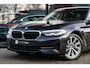 BMW 5-Serie Touring 530e | Trekhaak | ACC | Stuurwiel verwarmd | Dealer onderhouden | 1e eig. | Camera | Sfeerverlichting