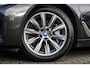 BMW 5-Serie Touring 530e | Trekhaak | ACC | Stuurwiel verwarmd | Dealer onderhouden | 1e eig. | Camera | Sfeerverlichting