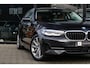 BMW 5-Serie Touring 530e | Trekhaak | ACC | Stuurwiel verwarmd | Dealer onderhouden | 1e eig. | Camera | Sfeerverlichting