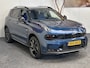 Lynk & Co 01 1.5 BLACK LINE PREMIUM ZWARTE HEMEL MY2023 100 STUKS OP VOORRAAD ! VOL OPTIES ! 360 CAMERA ADAPTIVE CRUISE CONTROL PANORAMA SCHUIF/KANTELDAK APPLE CARPLAY/ANDROID RIJSTROOKSENSOREN ZEER MOOI !! Brgl