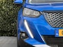 Peugeot 2008 1.2 PureTech ALLURE, NIEUW MODEL, PANO, NAVI, CRUISE, LANE, CAMERA, CLIMATE CONTROL, STOELVERWARMING, LEDER, PDC, LED, DAB, KEYLESS, LICHTMETAAL 17"