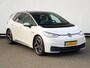 Volkswagen ID.3 First Plus 58 kWh 204 pk | SOH 90% | Camera | Stoel- en stuurverwarming | Steunhaak |  Keyless | Navigatie | Matrix LED | 19 inch Velgen