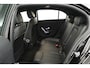 Mercedes-Benz A-klasse 180 Business Solution Luxury (SFEERVERLICHTING, STOELVERWARMING, 1e EIGENAAR, ACHTERUITRIJCAMERA)