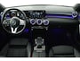 Mercedes-Benz A-klasse 180 Business Solution Luxury (SFEERVERLICHTING, STOELVERWARMING, 1e EIGENAAR, ACHTERUITRIJCAMERA)