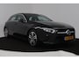 Mercedes-Benz A-klasse 180 Business Solution Luxury (SFEERVERLICHTING, STOELVERWARMING, 1e EIGENAAR, ACHTERUITRIJCAMERA)