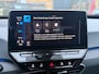 Volkswagen ID.3 Life 58 kWh 204PK | Parkeersensoren voor + achter | Sfeerverlichting | Navigatie | Stoelverwarming