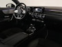 Mercedes-Benz A-klasse 200 AMG Blackpack Pano Multibeam Sfeer