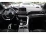 Peugeot 5008 1.6 e-THP GT-Line 7p. / Camera / Half leder / 18'' / Virtual Cockpit / Dodehoek / LED Koplampen / Navigatie / Stoelverwarming / DAB / Cruise Control